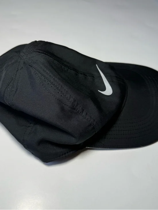 Nike Black Featherlight Dri-FIT Performance Cap with White Swoosh - Picture 3 of 7